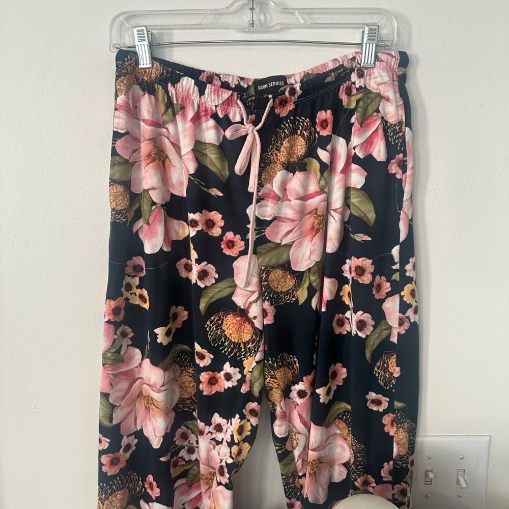 Room Service Womens 2-Piece Shawl Collar Pajama Set M - Picture 4 of 7